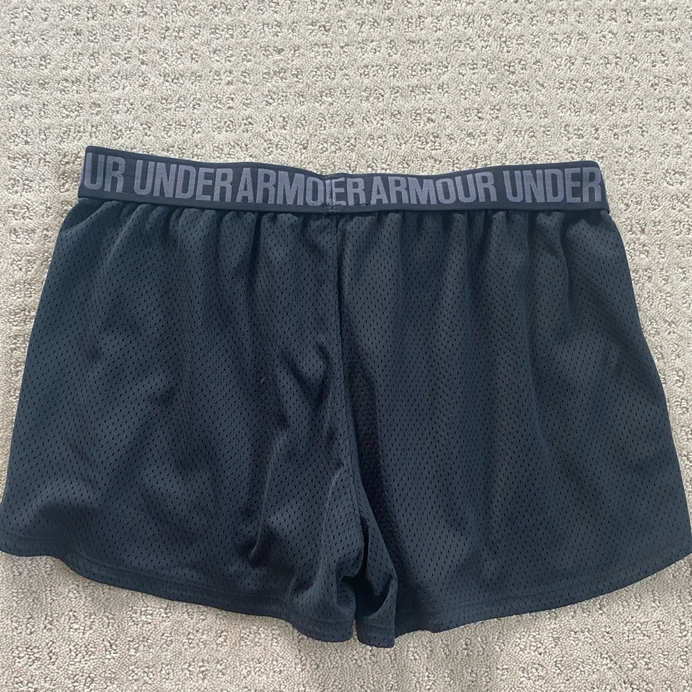Under Armour black women’s athletic sport shorts - size medium - Picture 5 of 5